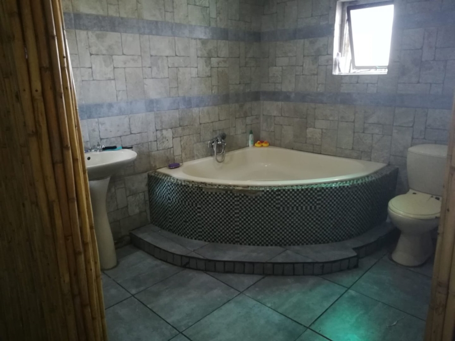 4 Bedroom Property for Sale in Bethelsdorp Eastern Cape